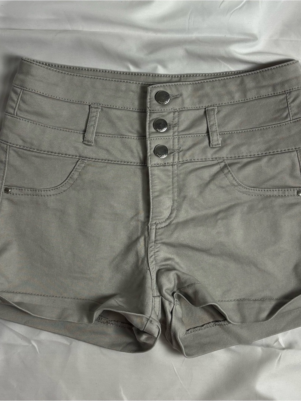 refuge High-Waist Triple-Button Shorts in Light Gray
